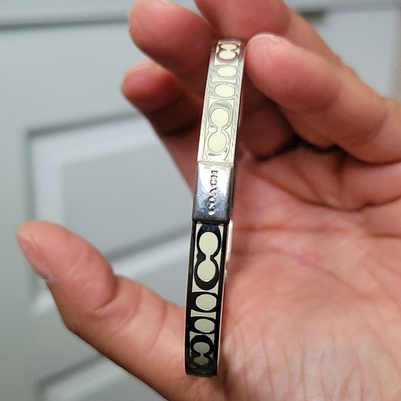 Coach bangle bracelet - Picture 5 of 6
